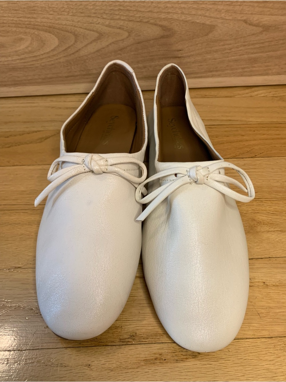 Seychelles Women's White Leather Tie-Front Flats - Picture 3 of 12